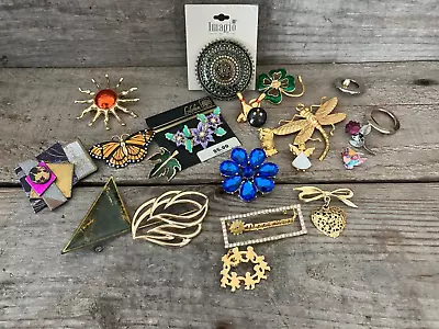 Lot Of 21 Vintage Brooches Pins Rhinestone Gold & Silver Tone Estate • $16.99