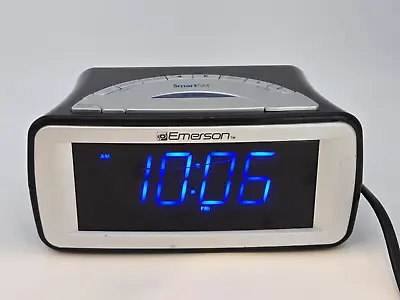 Emerson CKS9031 SmartSet Digital Dual Alarm Clock Am/FM Radio Large Screen • $17.99