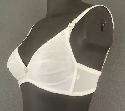 Vintage Exquisite Form Convertible Lightly Padded Bra 32C • $34.99