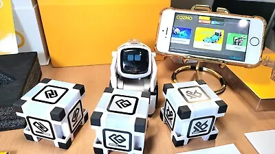 Cozmo Robot + Cubes + Charger + Box • £179.99