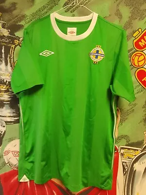 Northern Ireland 2010-2012 Umbro International Football Shirt (Adult Small) • £10.79