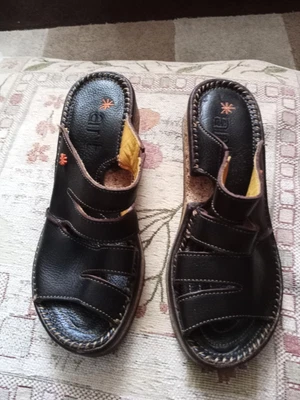 £45 • Buy Art Company Ladies Slip On Brown Shoes Size 5 New