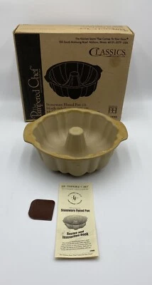 $25 • Buy The Pampered Chef #1440 Family Heritage Stoneware 10.5  Bundt Baking Pan Fluted 
