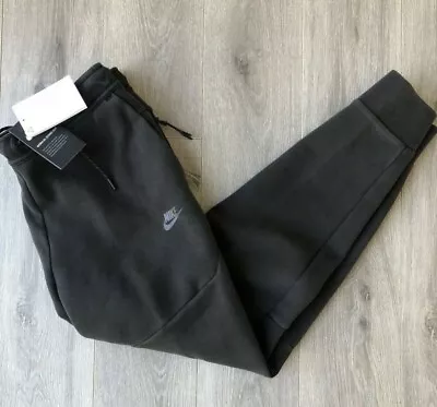$72 • Buy Nike Sportswear Tech Fleece Tapered Jogger Men's Sz. Large Black CU4495-010