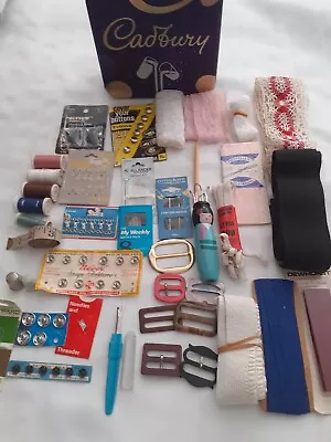 £7 • Buy  Tin With Assortment Of Vintage Haberdashery Items.