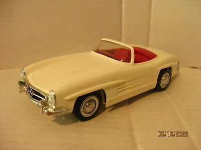 1958-63   MERCEDES 300SL 1/24 Scale  -FACTORY BUILT PROMO/FRICTION BY HUBLEY  • $95