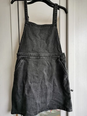 £10 • Buy Asos Denim Pinifore Dungarees Dress With Pockets Black. Size 14 