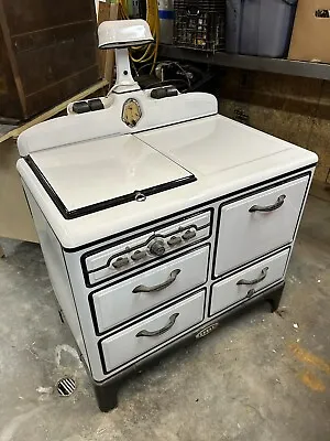 $1000 • Buy Vintage Norge Gas Stove