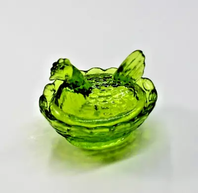 Vintage Westmoreland Glass Green Mini Hen On Nest Rare Excellent Condition • $22.88