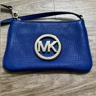 MICHAEL KORS FULTON TopZip Leather Wristlet • $59