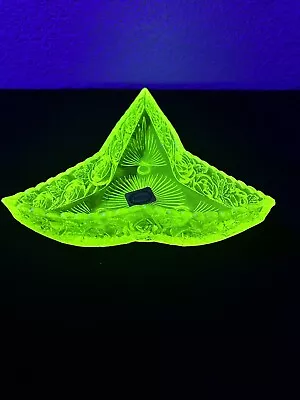 Early American L.G. Wright Canary Vaseline Uranium Glass Rose Master Berry Bowl • $169