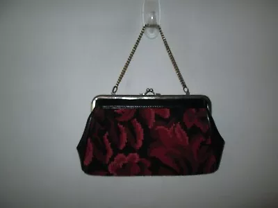 Vtg Needlepoint Red + Black Floral Carpet Bag Kiss-Lock Clutch Purse Chain Strap • $13.29