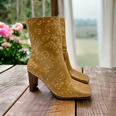 Beige Tan Square Toe Boots Leather Floral Paisley Boho Hippie Vtg 90s Indie 7.5 • $69.99