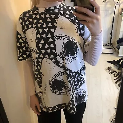 Illustrated People Topshop Black White Indie Pattern Geometric Shark Print Top M • £20