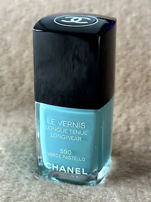 Chanel Green Nail Polish Le Vernis Longwear Nail Colour 590 Verde Pastello • £26.99