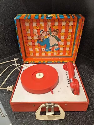 Vintage Working Vanity Fair Childs Raggedy Ann & Andy Phonograph Record Player  • $48