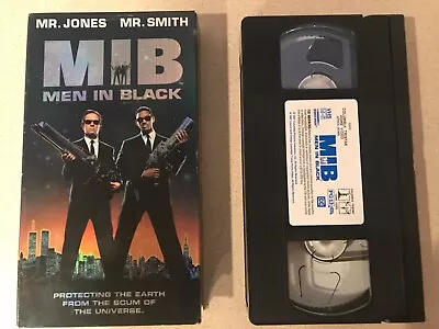 Men In Black (VHS 1997) Will Smith Tommy Lee Jones • $2.39