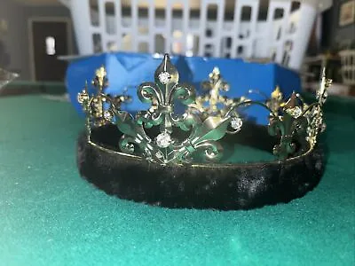 King Crown Metal Gold And Black Fur • $12