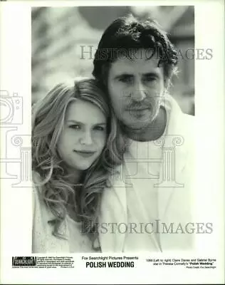 1998 Press Photo Actors Claire Danes Gabriel Byrne In  Polish Wedding  Movie • $15.99