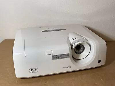 Mitsubishi XD280U 2000:1 3000 ANSI Lumens DLP Video Projector W/Lamp *No Remote* • $49.99