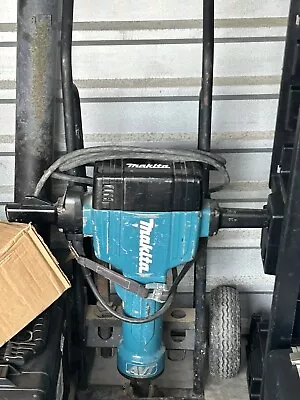 Makita HM1810 70 Lb Electric Breaker Hammer • $202.50