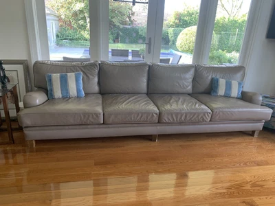 $600 • Buy Lounge Suite Leather 4 Seater