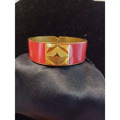 Vince Camuto Coral Pyramid Enamel Hinged Bracelet • $28