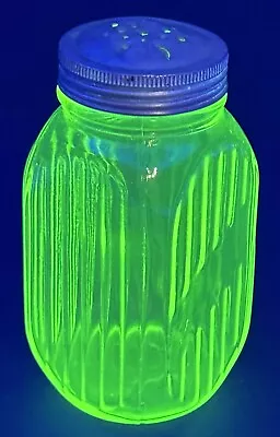 Anchor Hocking URANIUM Glass Ribbed Spice Jar W/ Lid !!!GLOWS!!! • $15