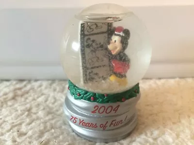 Disney Mickey Mouse Mini Snow Water Christmas GLOBE 2004 • $7.96