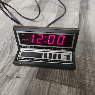 Vintage Spartus Digital Alarm Clock Model 1140 Faux Wood Red LED(Working!) • $8.99