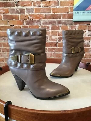 B Makowsky Liza Taupe Leather Hidden Studs & Strap Ankle Boot 5 NEW • $39.95