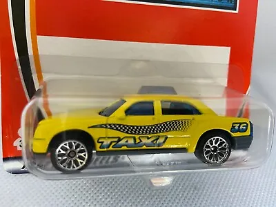2003 Matchbox Superfast-  #36 Taxi Cab- Yellow - No Logo- Hero City Series Mip • $4.95