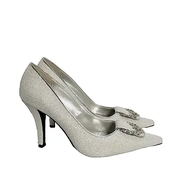 J.Renee Lachelle White Glittery Pointed Toe Heel Size 7M Daisy Bees Toe Buckle • $11.99