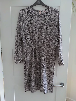 £8 • Buy Levis Womens Dress