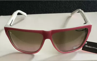 New Modern Amusement 51’S Love The Crow: Pink/White Sunglasses • $26.99