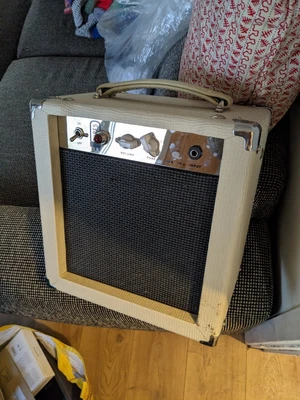£35 • Buy Harley Benton Tube 5 Celestion Guitar Valve Amp Excellent Condition