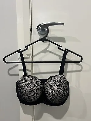 Victoria’s Secret Bra 32DDD • $35