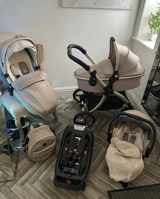 £970 • Buy Egg 2 Pram Travel System In Feather  Immaculate Condition 👀