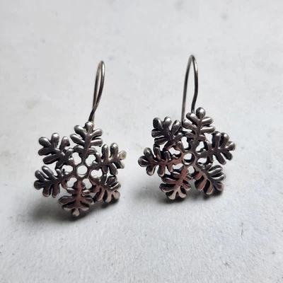 $5.50 • Buy Sterling Silver Snowflake Earrings Marked 925 6 Grams Needs Cleaning 