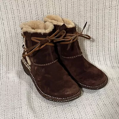 UGG Australia Women's Cove 5178 Short Ankle Boots Brown Suede Snowboots Size 9 • $35