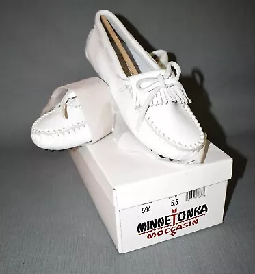 New MINNETONKA White Kilty Driver Moccasin Slip On ~ US Size 5.5 • $49.95