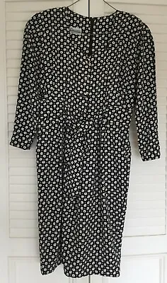 ~ DISCOVERY Clothing Company ~ VINTAGE 90s BLACK & WHITE PATTERNED DRESS SIZE 12 • $25