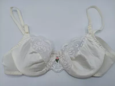 Vintage New! Maidenform Chantilly Lacey Rose Accent White Satin Nylon Bra 36a • $39.99