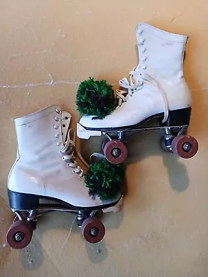 Vintage Womens Roller Skates Size 7 White *READ* • $39.99