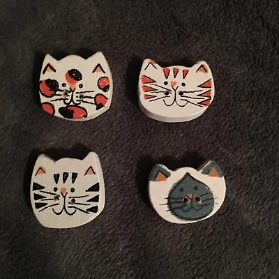 Lot Of 4 RARE VINTAGE WOODEN  CAT FACE Buttons Two Hole 3/4”x 3/4” 1/4” Thick • $5.99