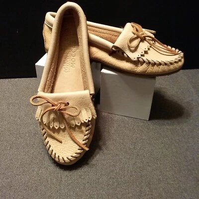$26.95 • Buy Minnetonka Moccasin Kilty Hard Slip On Shoe Taupe Suade DeerSkin Leather Size 6 