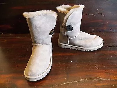 New Womens UGG Bailey Button Grey Short Mid Sheepskin Suede Winter Gray Boots • $89.99