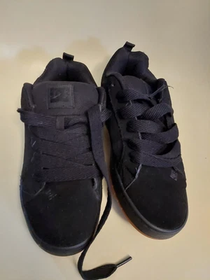 DC Shoes Co USA Skater Shoes Unisex US8 Like New All Black  • $75