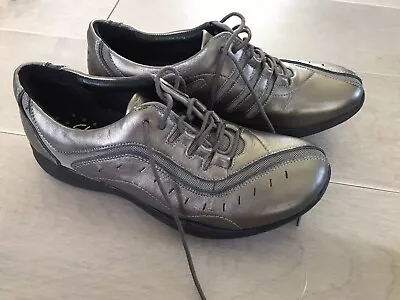 $49 • Buy Clarks Wave Wheel Woman Shoes Pewter Metallic Sneaker Comfort 10 M Leather