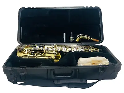 Selmer Bundy II Alto Saxophone With Case And Outhpiece. Made In USA • $299.95